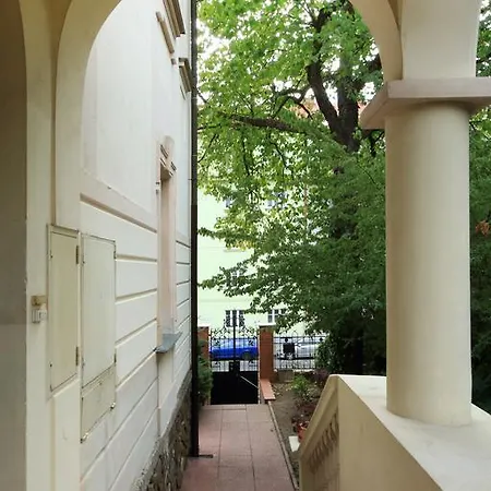 Historic Apartment *